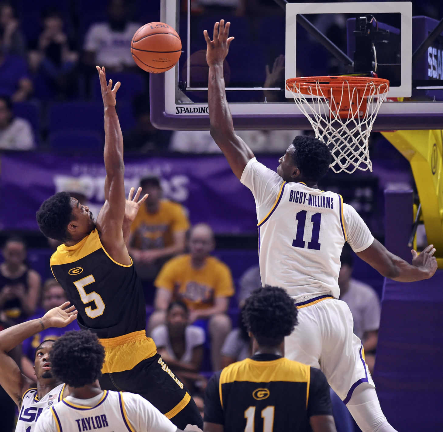 lsugramblingbasketball.120218_HS_1179